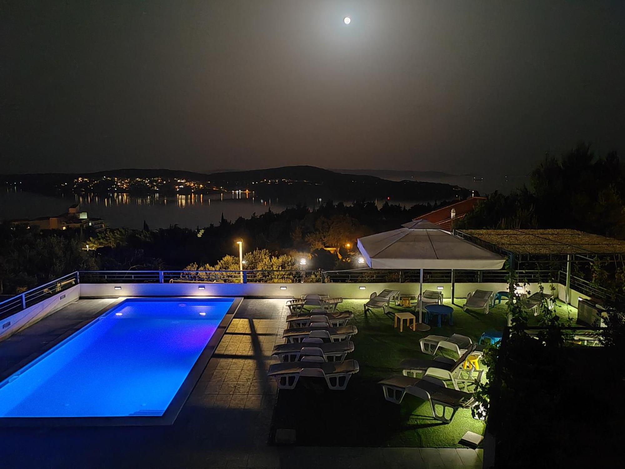 Villa Confido Luxury Apartment 01 Доньї-Сегет Номер фото