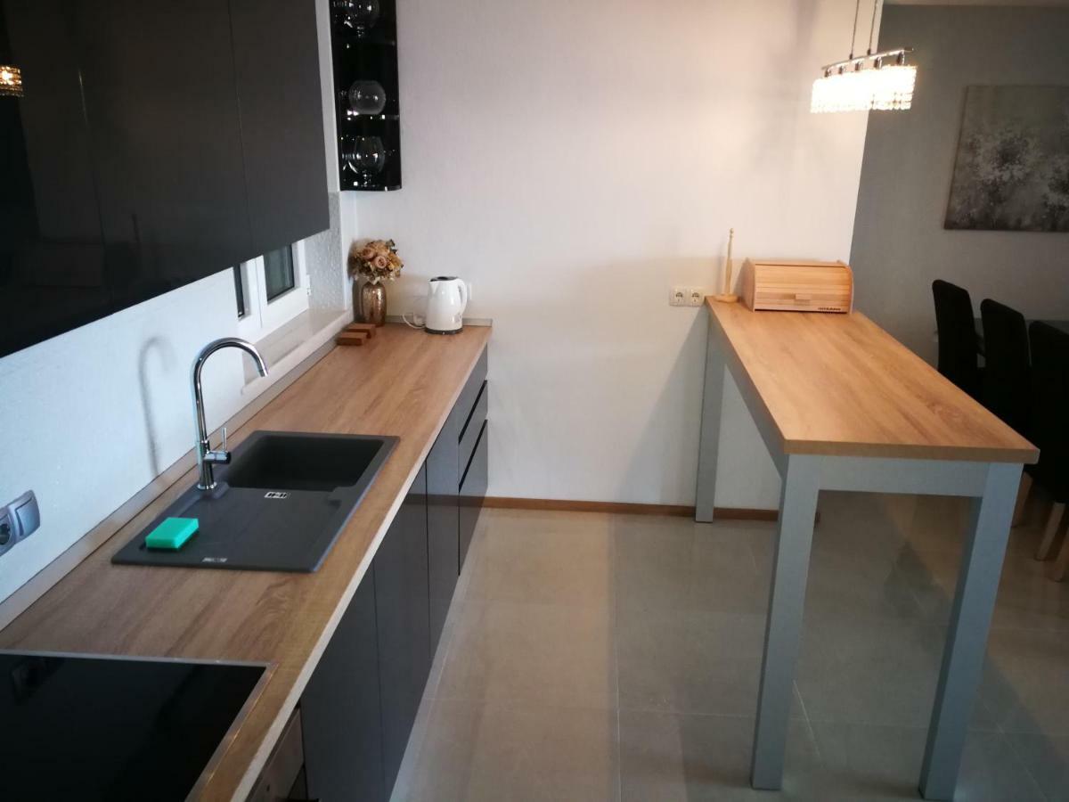 Villa Confido Luxury Apartment 01 Доньї-Сегет Екстер'єр фото