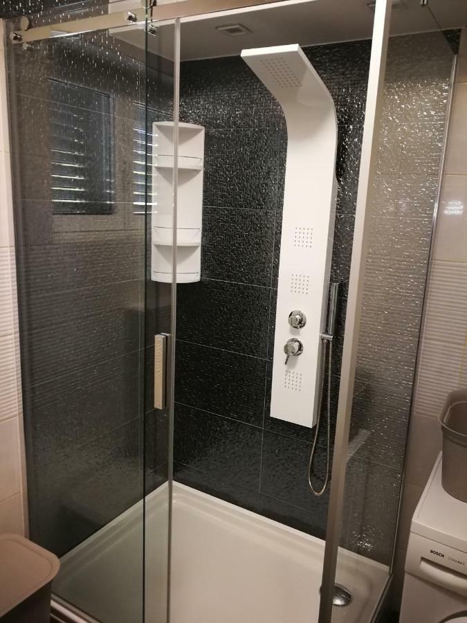 Villa Confido Luxury Apartment 01 Доньї-Сегет Екстер'єр фото