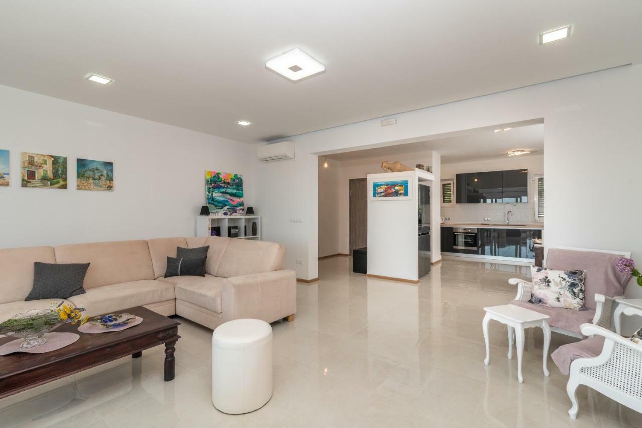 Villa Confido Luxury Apartment 01 Доньї-Сегет Екстер'єр фото